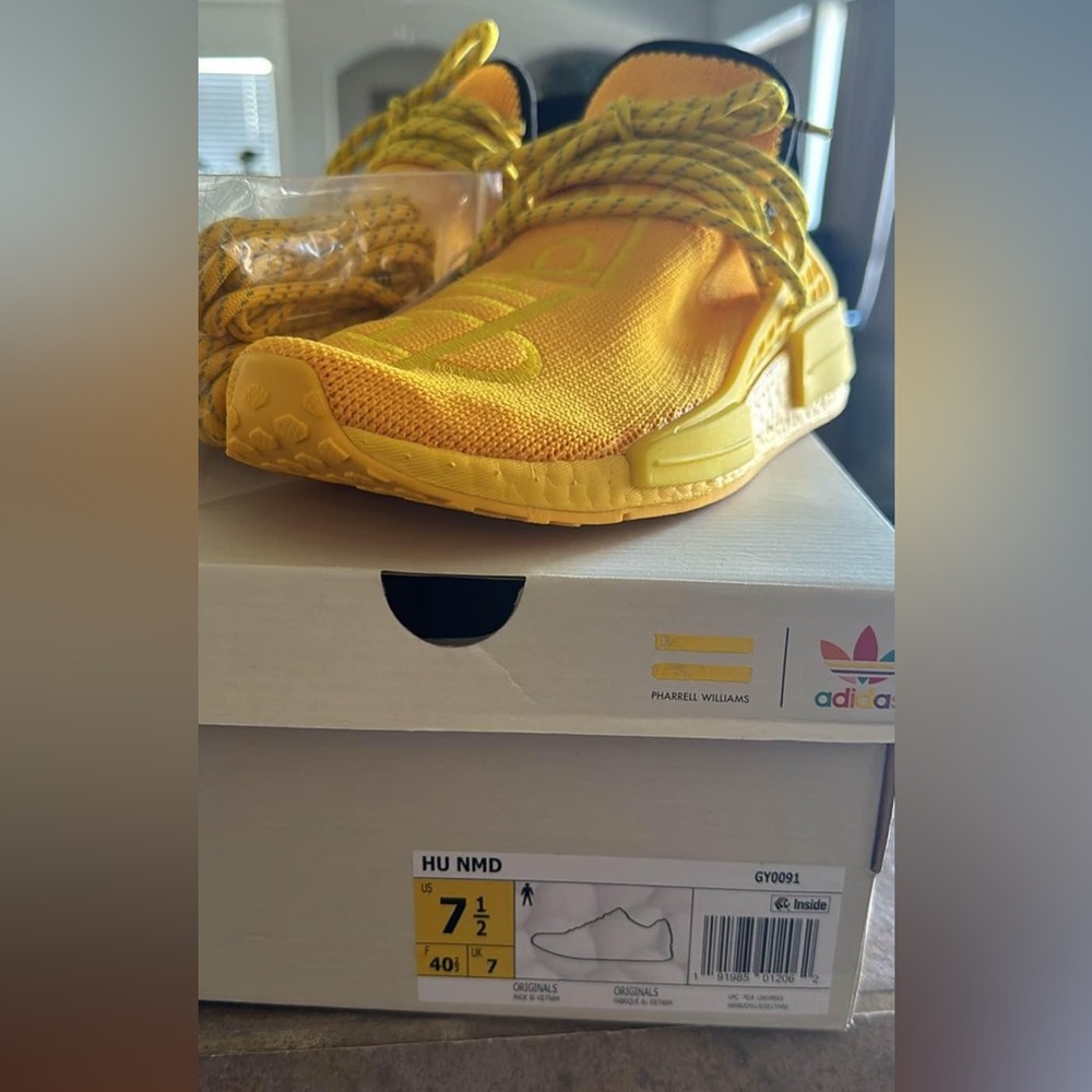 Human race nmd